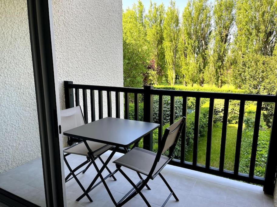 Le Garden - Studio Refait A Neuf Proche Mer Et Commerces Apartamento Cabourg Exterior foto